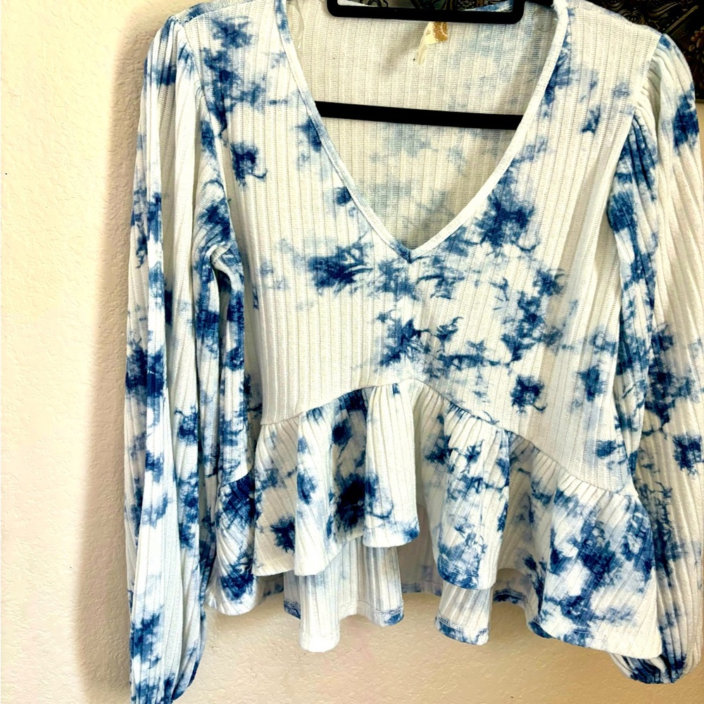 Alterd state cropped blouse ruffled bottom small